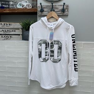 NWT Infinity Performance Long Sleeve w Hoodie